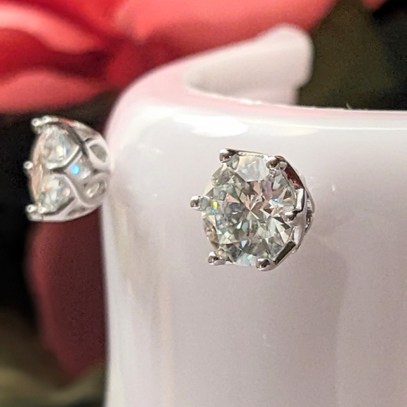 1CT x 2 Elegant Moissanite Earrings, 6 Prong, 925 Silver - Picture 3 of 14